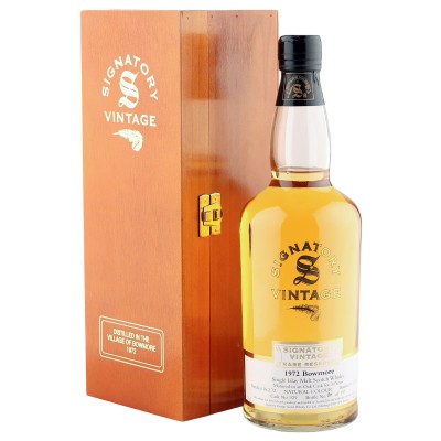 Bowmore 1972 30 Year Old, Signatory Vintage 2002 Rare Reserve with Box